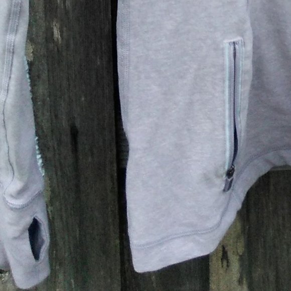 Lululemon 1/2 zip long sleeve top with back pocket 4 - Picture 5 of 8